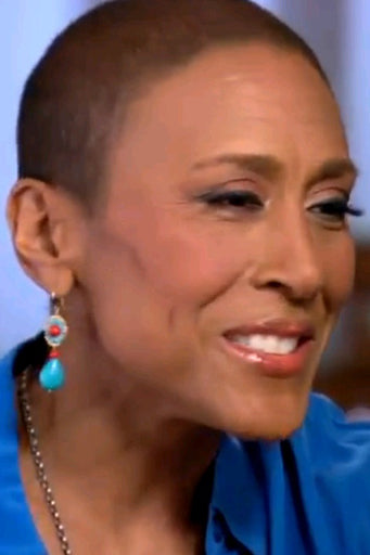 Robin Roberts in Miguel Ases Turquoise and Coral earrings